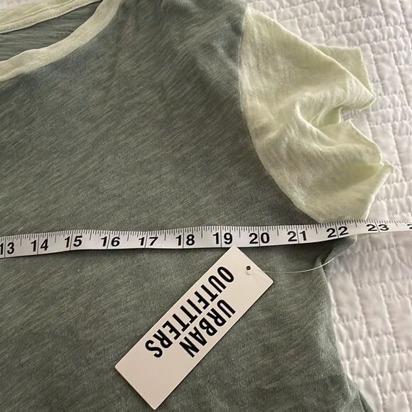 NWT Urban Outfitters Green Short sleeve Crop Top Size S - Picture 5 of 6